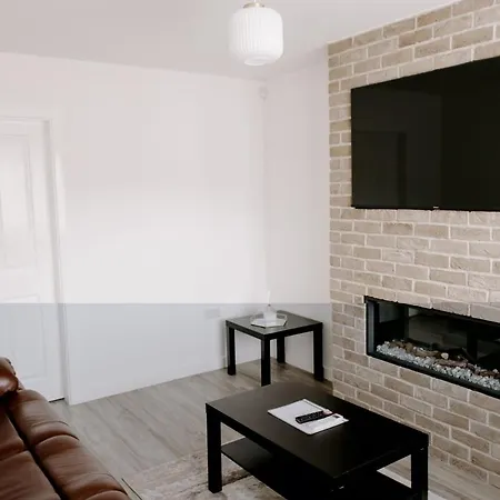 Renovated 3-bed, 3-bath With Garden * Thornaby on Tees
