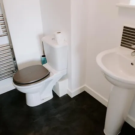 Renovated 3-bed, 3-bath With Garden *