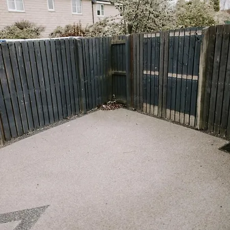 Renovated 3-bed, 3-bath With Garden *
