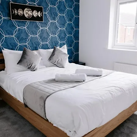 Holiday home Gadbridge - 3 Bedroom House, Parking And Garden!