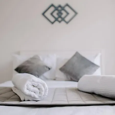 펜션 Gadbridge - 3 Bedroom House, Parking And Garden!