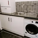 Gadbridge - 3 Bedroom House, Parking And Garden!